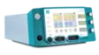 CURIS® 4 MHz Radiofrequenz-Generator von Sutter Medizintechnik in schräger Vorderansicht, mit Display, Bedienelementen und Anschlussbuchsen.