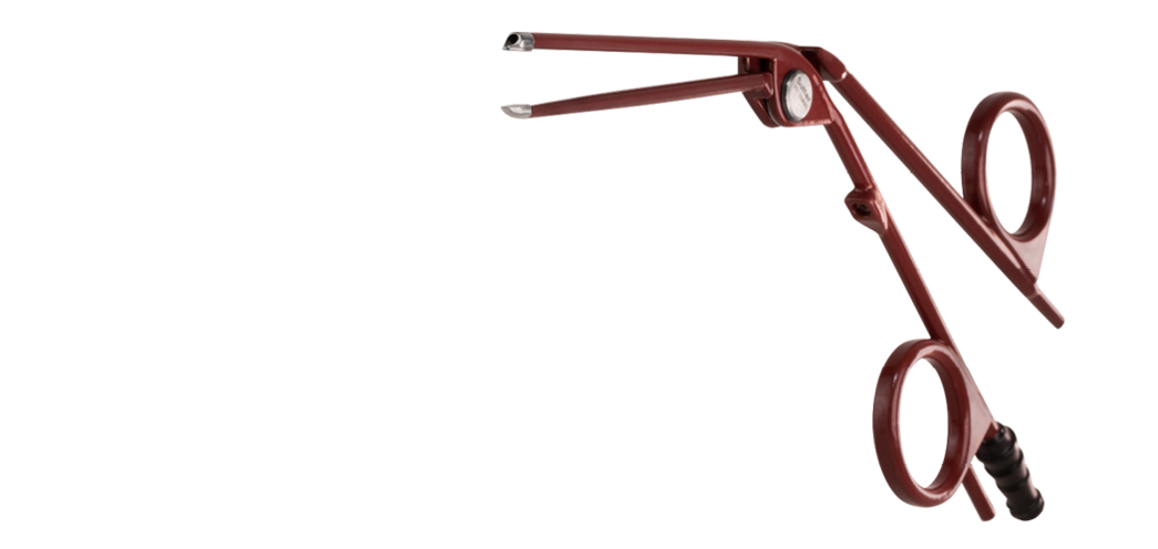 Bipolare Schere mit gerader Spitze und isoliertem roten Griff, optimiert für präzise Schnitte und gleichzeitige Koagulation in der Chirurgie.