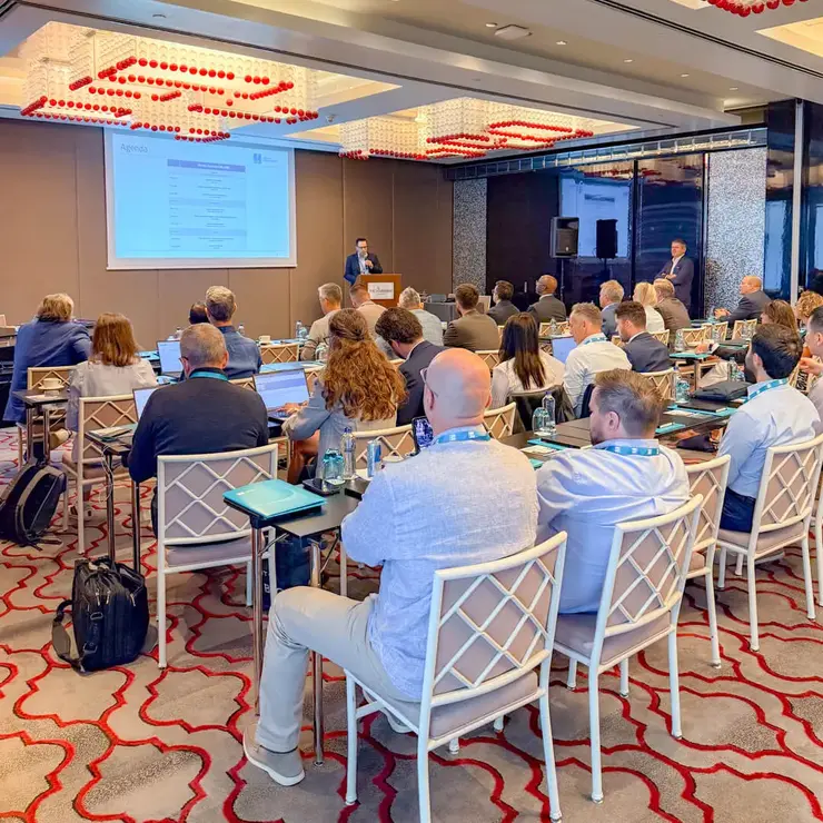 Teilnehmende verfolgen eine Präsentation während der Sutter Distributor Conference 2026 in Istanbul.