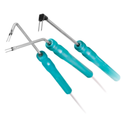 Drei bipolare Elektroden mit blauem Handgriff und verschiedenen Spitzenformen auf weißem Hintergrund