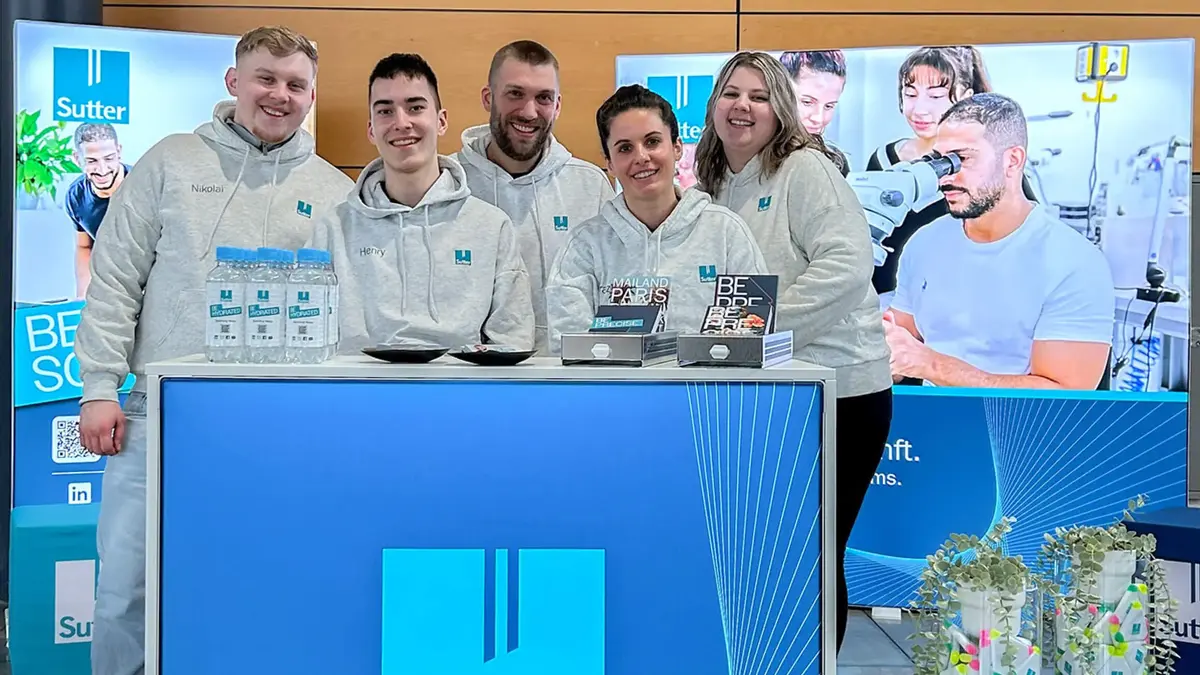 Sutter-Jufo-Ausbildungsmesse-2024-Team.jpg Das Sutter-Team präsentiert sich auf der Jufo Ausbildungsmesse 2024 – Informationen rund um Ausbildung, Karriere und Zukunft bei Sutter Medizintechnik.
