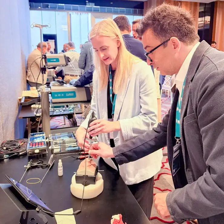 Participants testing medical technology during a product demonstration at the Sutter Distributor Conference 2026 in Istanbul.